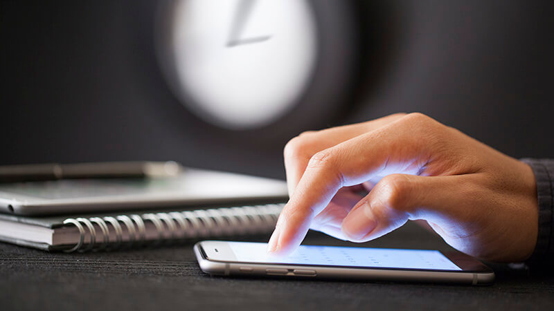 Las horas deberán marcarse digitalmente