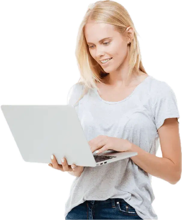 Chica con ordenador portatil